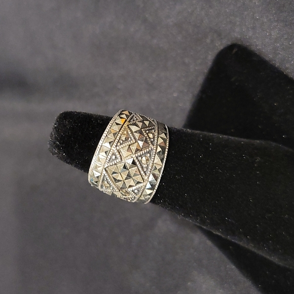 Marcasite & Sterling Silver Ring Sz 6 - Picture 2 of 4